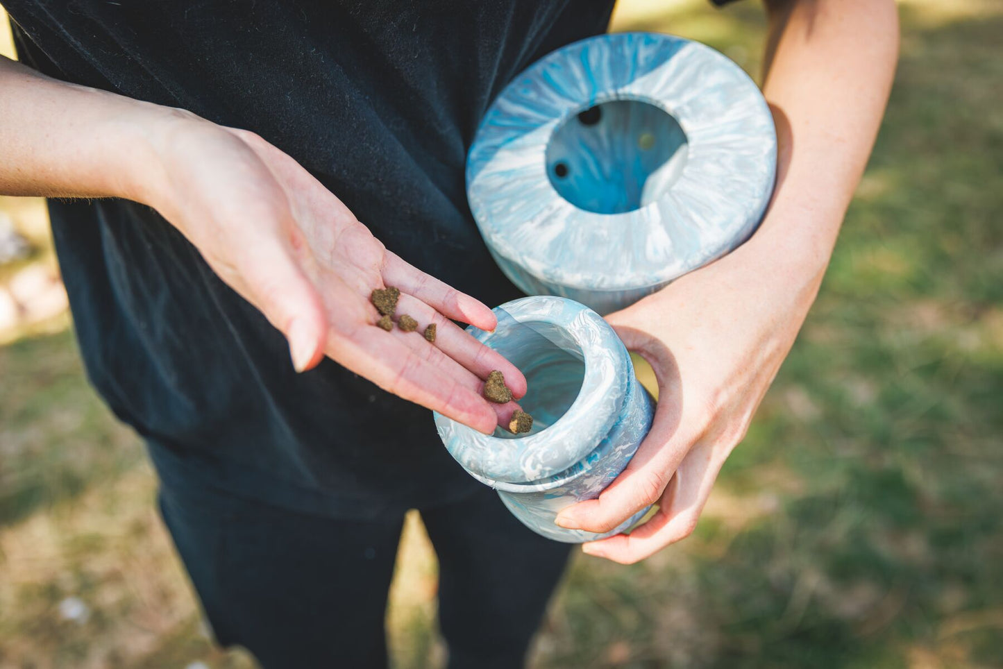 Juguete Interactivo de Alimentación Lenta para Perros Ruffwear Porcini